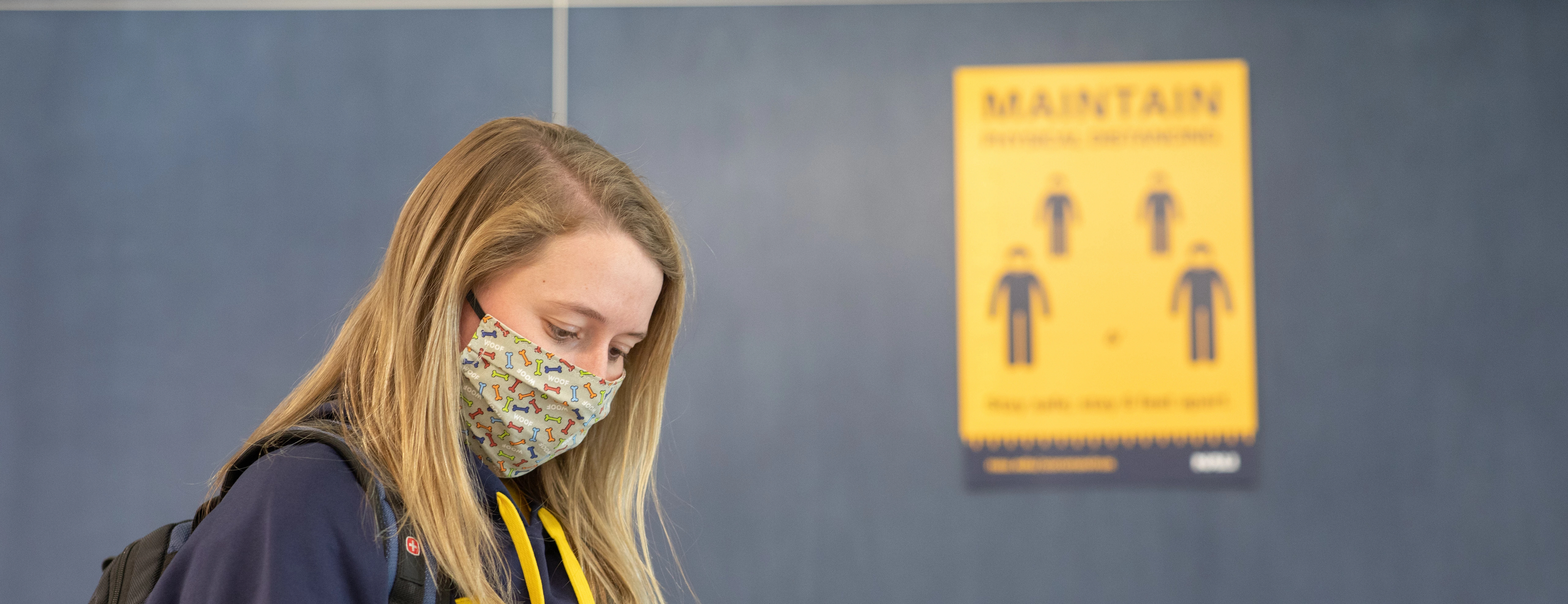 Student wears a mask on campus